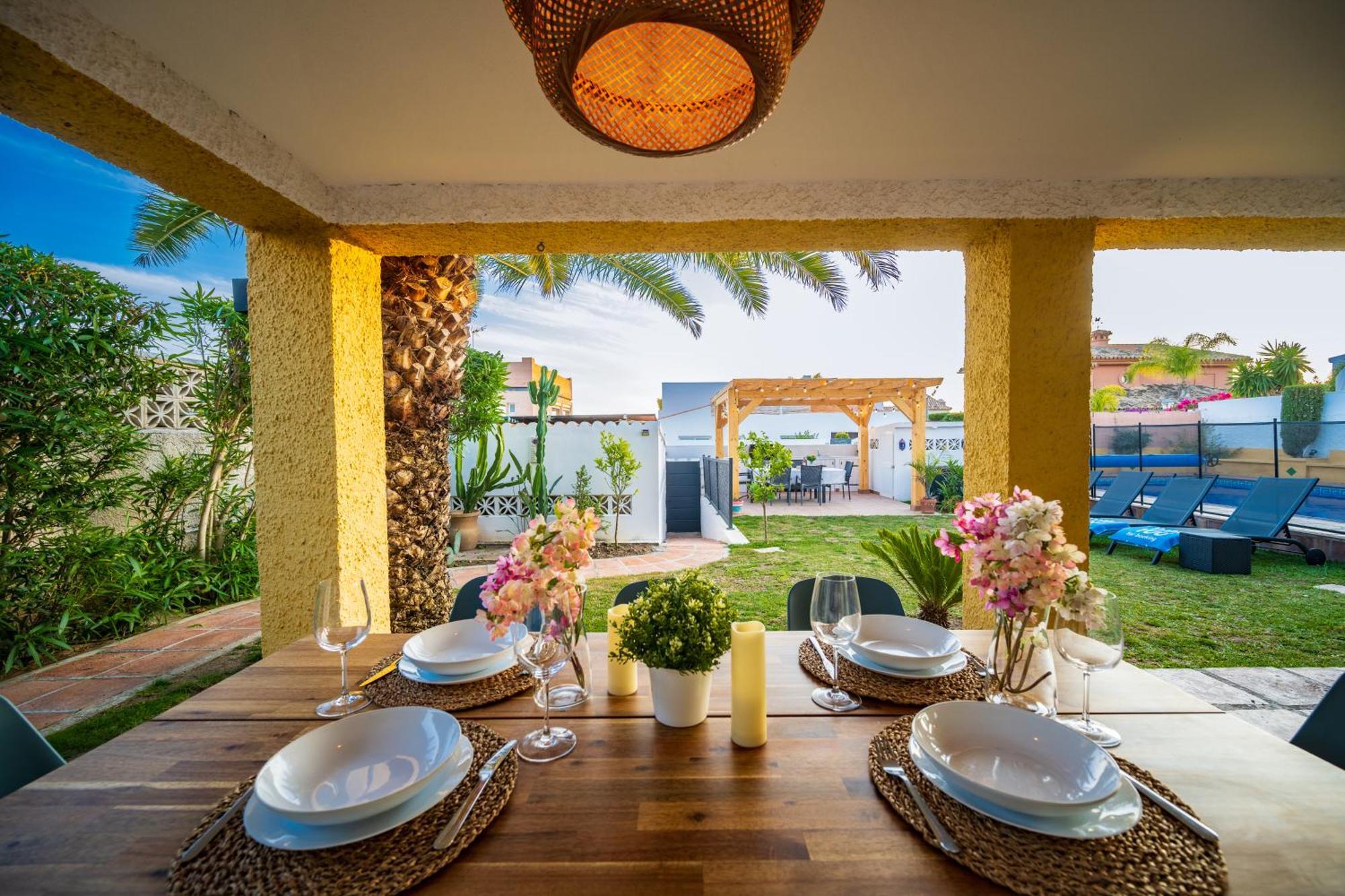 Typical Beach House Las Chapas Playa With Heated Pool Marbella Zewnętrze zdjęcie